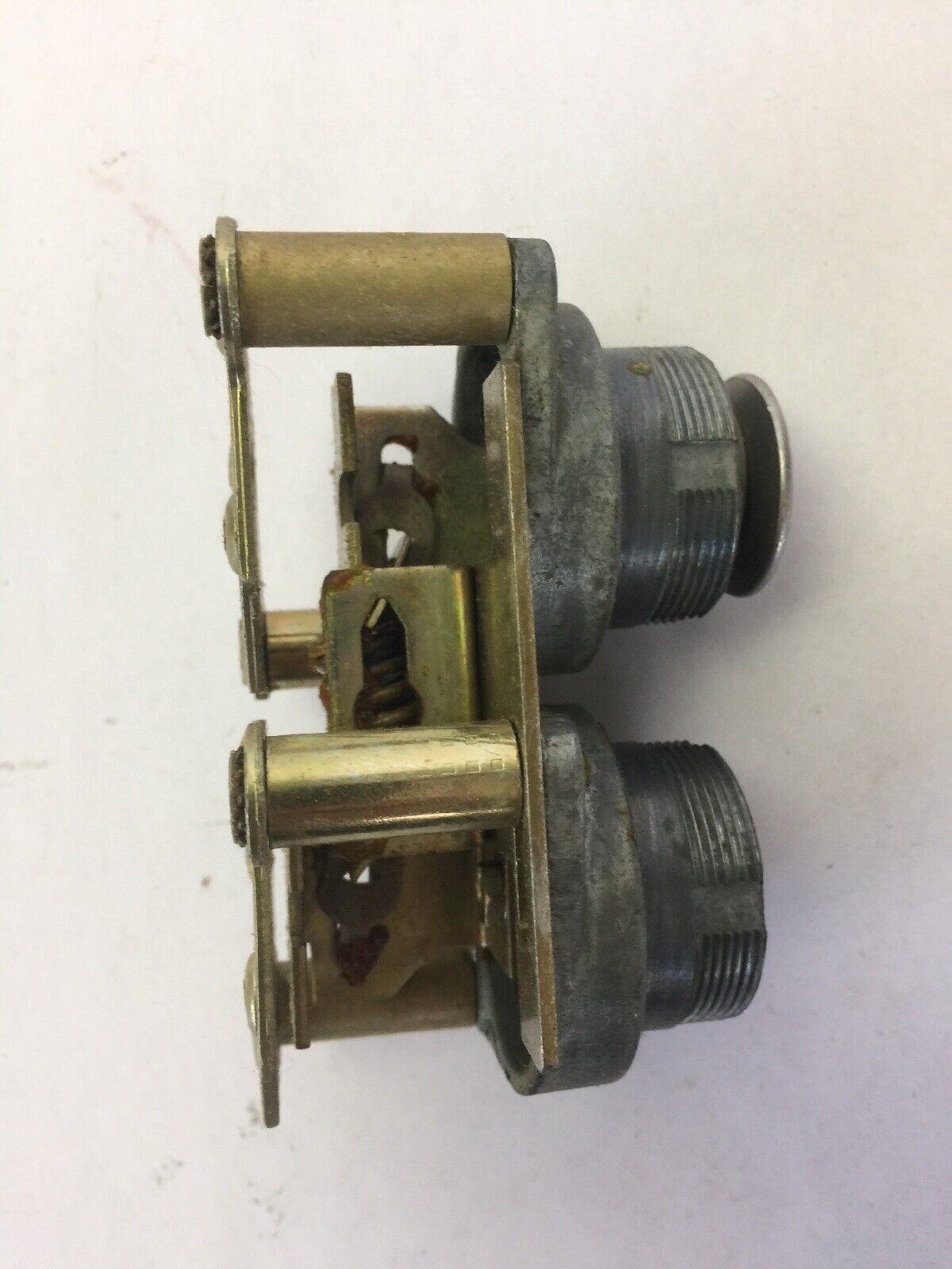 GE CR2940UM600E HEAVY DUTY OILTIGHT PUSHBUTTON OPER ONLY LESS COLOR RINGS MAINT