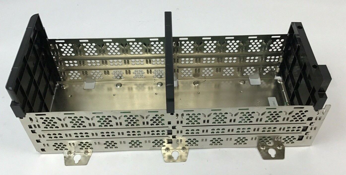 ALLEN BRADLEY 1756-A10 SER.B CAT.REV.K01 10 SLOT CHASSIS 24VDC