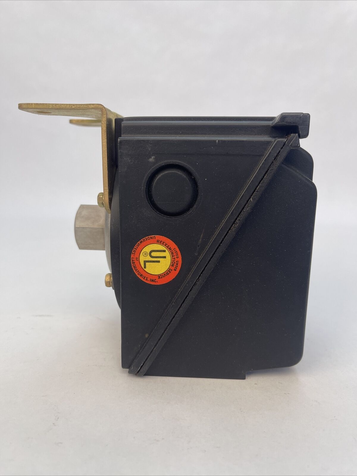 UNITED ELECTRIC CONTROLS J302 9832 555 PRESSURE SWITCH 0-100PSI 15A 125/250VAC
