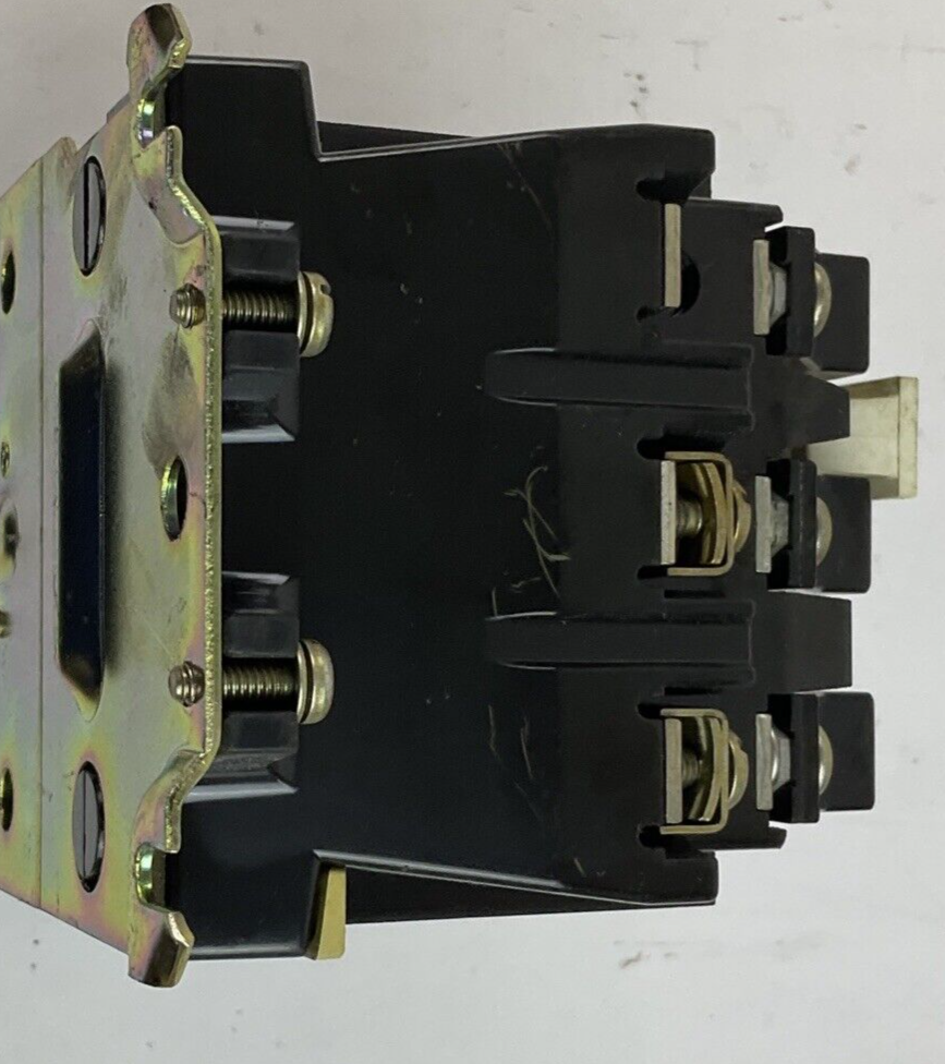 ALLEN BRADLEY 509-A0D STARTER SER.B W/CB236 COIL & AUX. CONTACT 595-A(2)