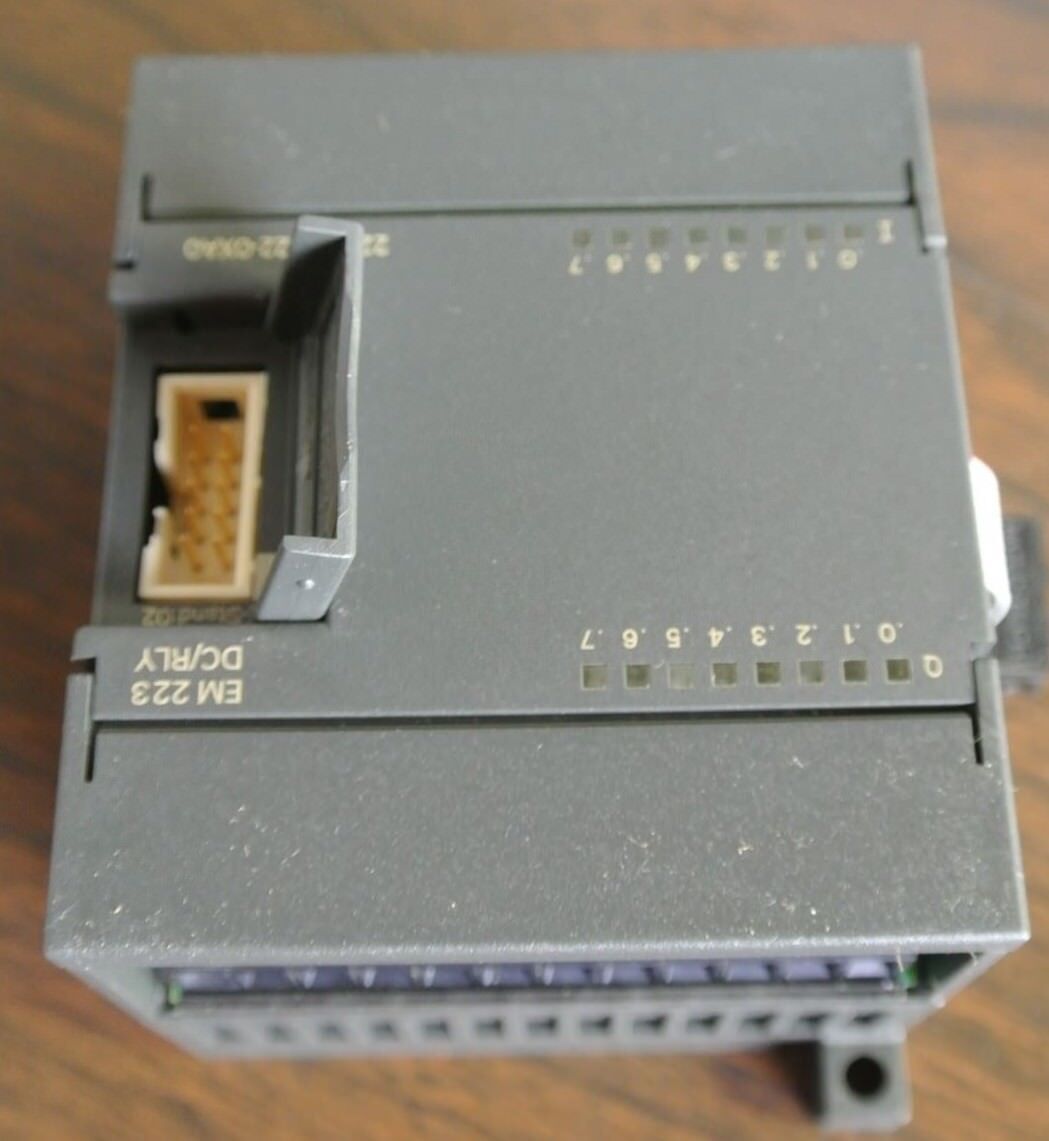 SIEMENS 6ES7 223-1PH22-0XA0 DIGITAL INPUT MODULE 8x24VDC, 15-30V NEW SURPLUS