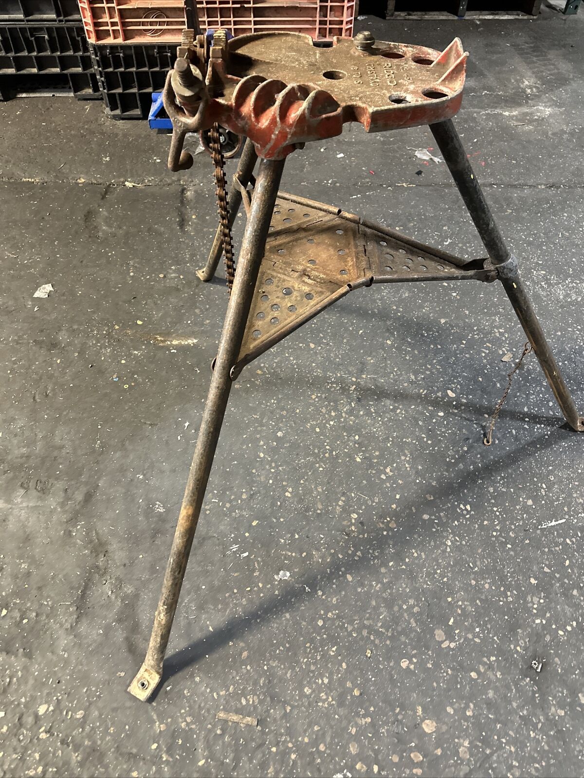 RIDGID NO 450 CHAIN PIPE VISE TRISTAND 1/8 TO 5