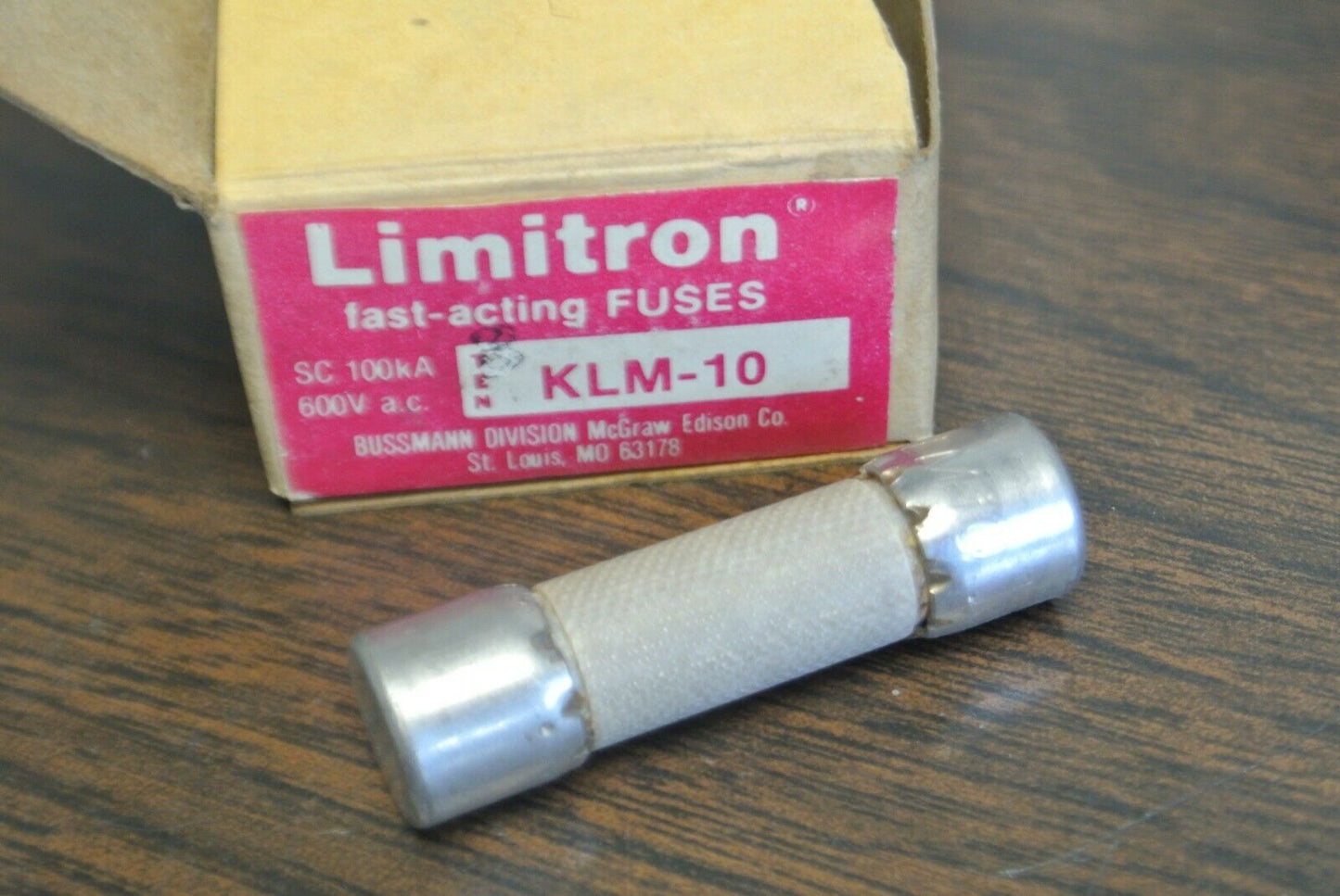BOX of 10 / BUSS KLM-10 FAST-ACTING MIDGET FUSE / 10A / 500V / NEW SURPLUS KLM10