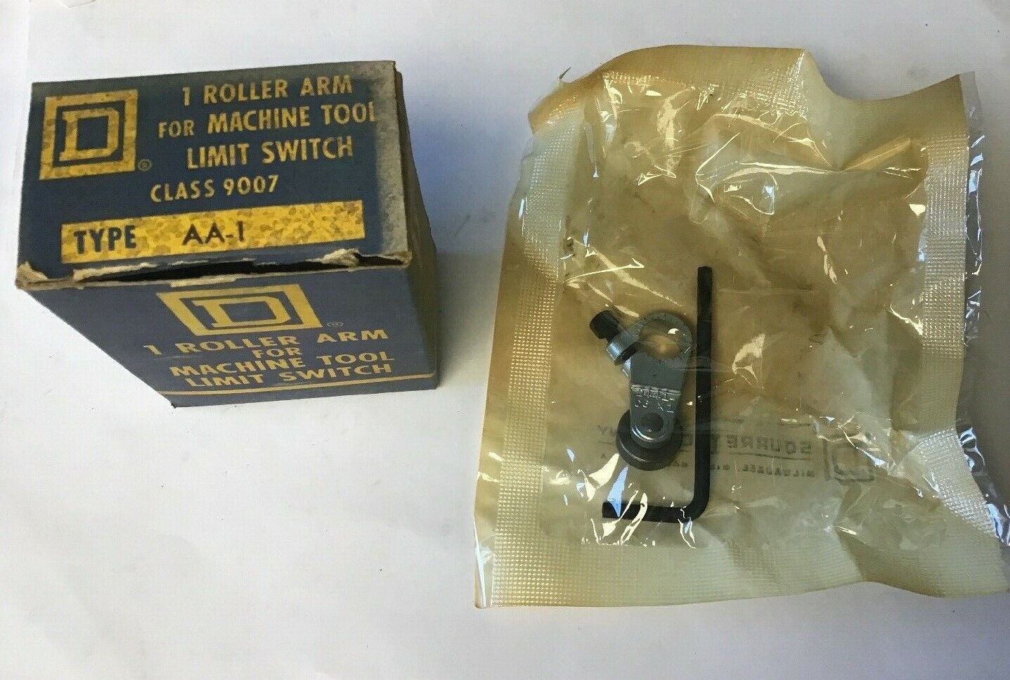 SQUARE D CLASS 9007 TYPE AA-1 LEVER ARM/ROLLER ARM