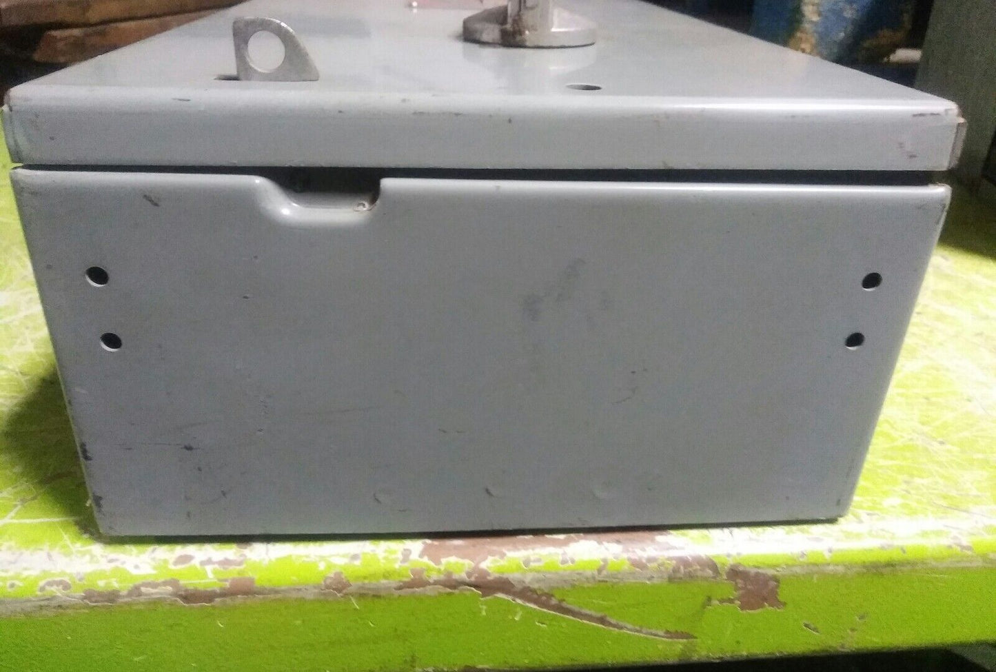 General Electric GE DD2S4324 - 200 AMP, 240 VAC 3-Pole FUSIBLE PANELBOARD SWITCH