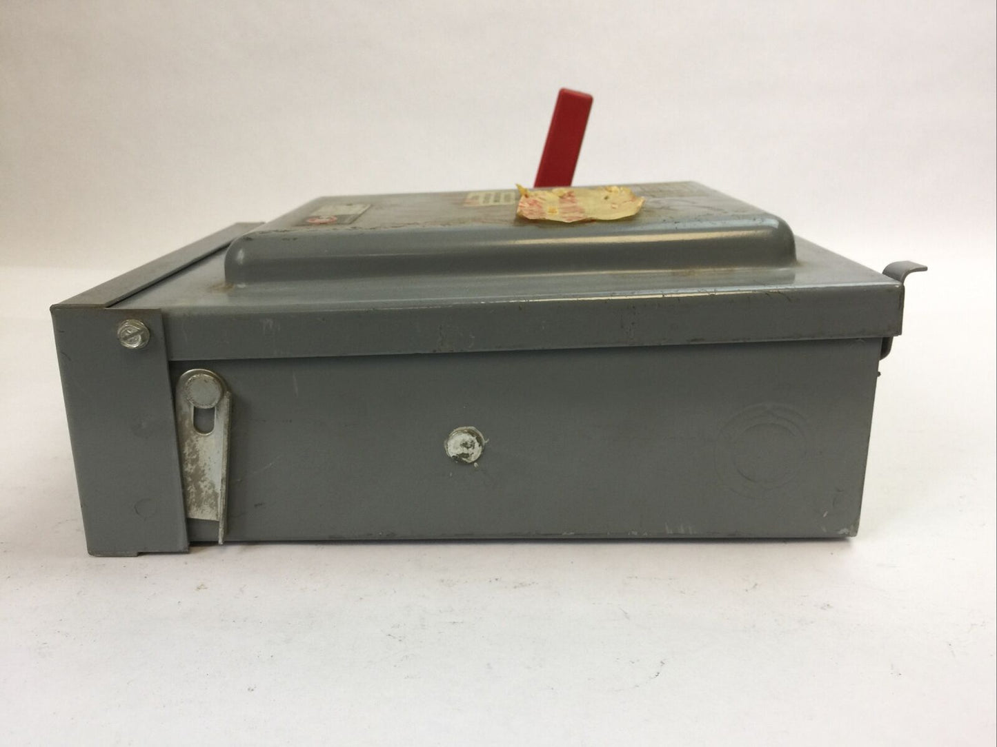 CUTLER HAMMER 4105H3341H FUSIBLE SAFETY SWITCH 30A 250VDC 240VAC 7.5HP RAINPRO