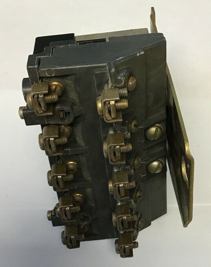 ALLEN BRADLEY 702-A0D94 OVERLOAD RELAY SER.K575V 5HP W/70A86 110V.60HZ COIL