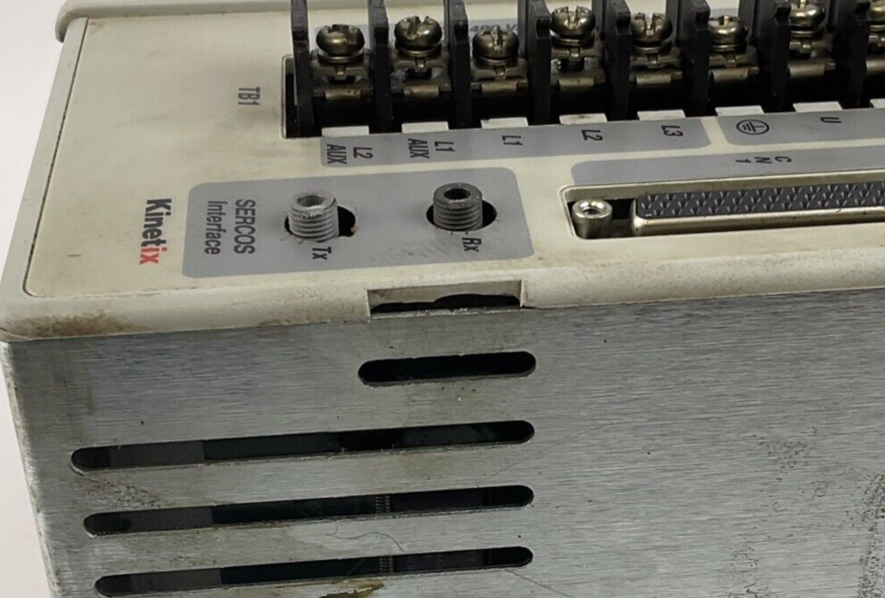 ALLEN BRADLEY 2098-DSD-HV220-SE SERVO DRIVE SER.B 3PH FIRM V1.60 COVER BROKEN