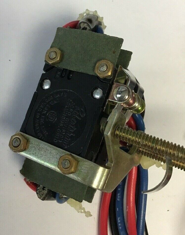 WESTINGHOUSE 2A-2B AUX SWITCH STYLE 4979D06GO8 120VAC 5AMPS 60HZ