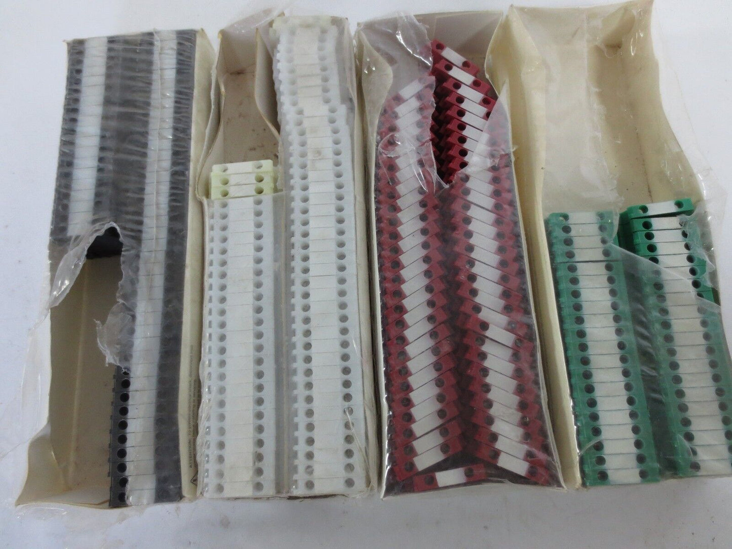 A-B 1492-HM1 TERMINAL BLOCKS WHITE (106), RED (55), GREEN (40), BLACK (59) NEW