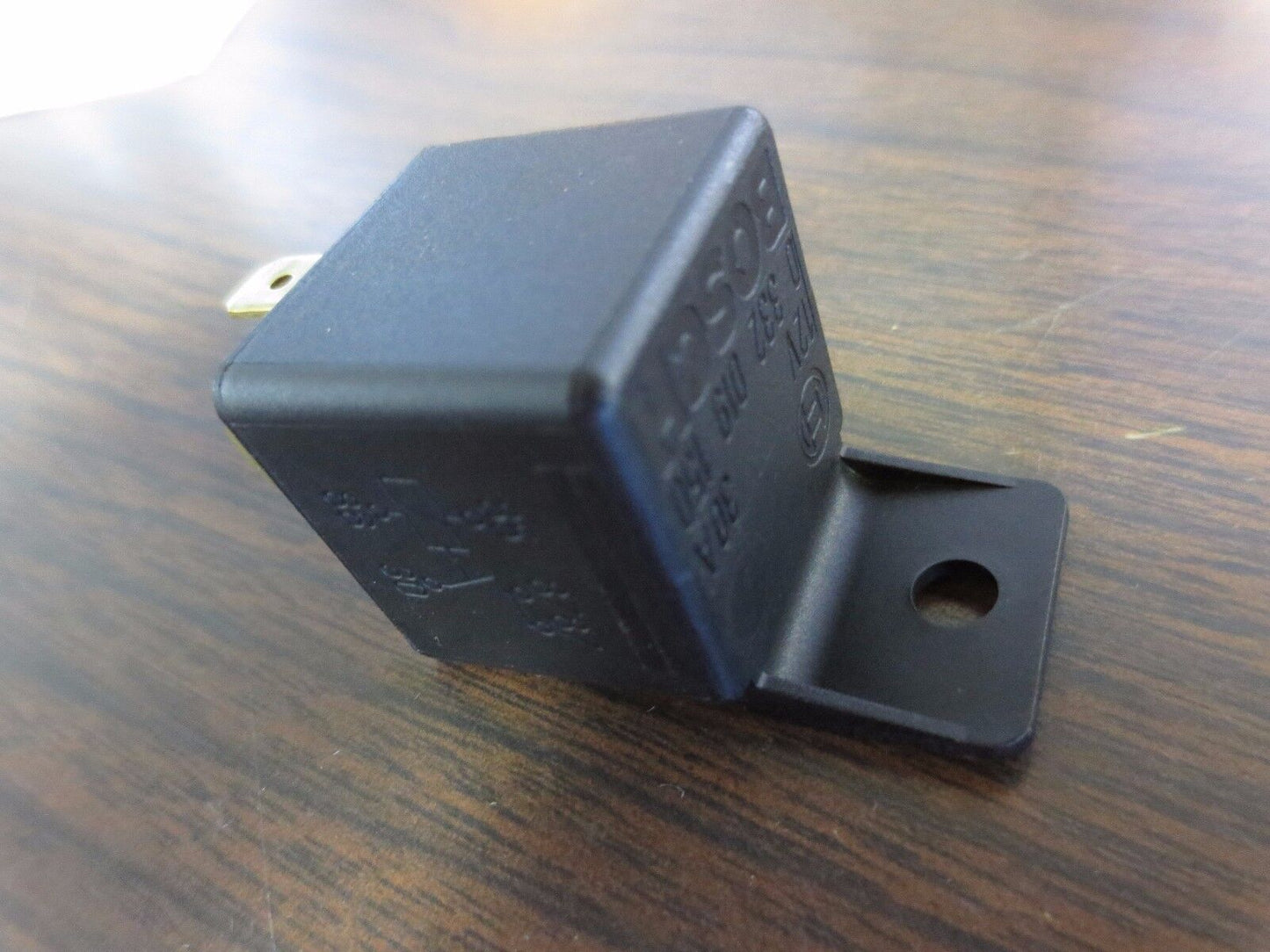 BOSCH 2 900 718 040 / 2-90071-804-0 LIGHT RELAY, AUXILIARY NEW - HONDA PASSPORT