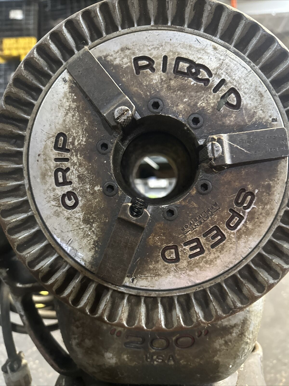 RIDGID 200 PIPE THREADER 115V 8AMP 28RPM