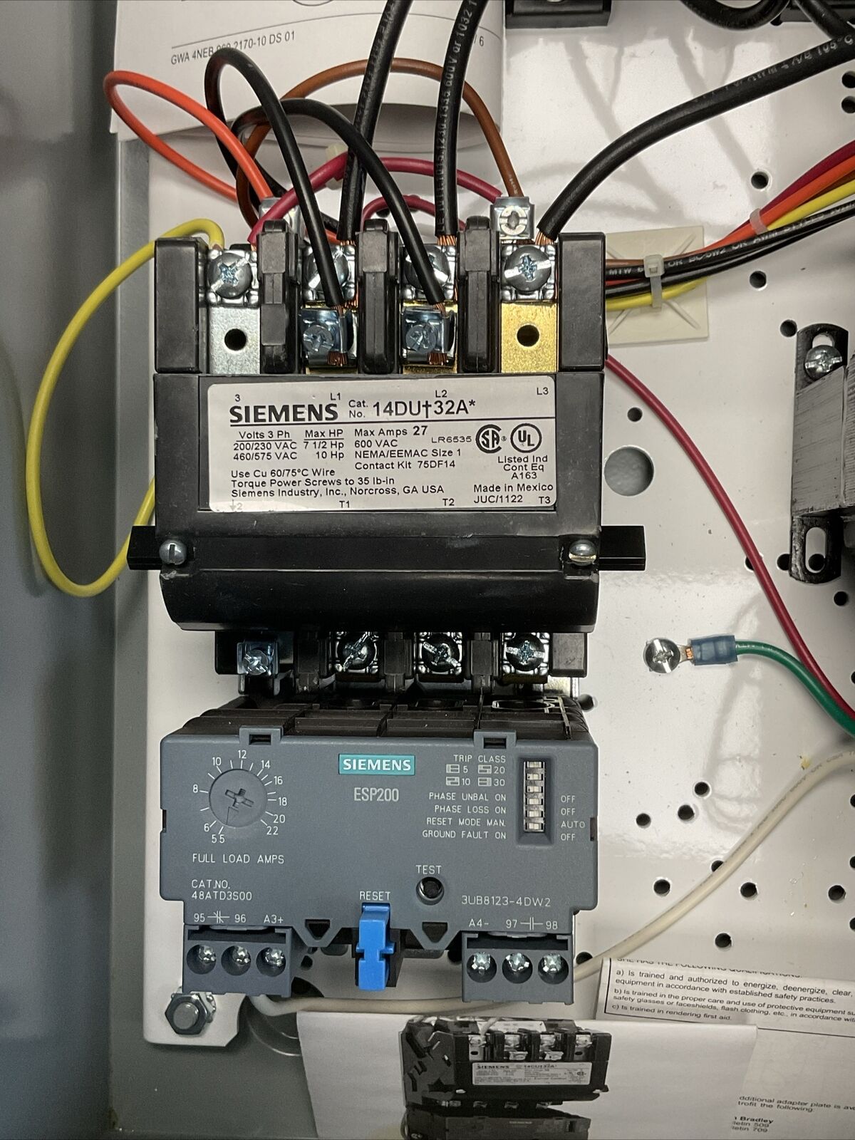 SIEMENS 17DUD92BF11 FUSIBLE COMBINATION STARTER 600VAC 30A 3PH 10HP COIL 120VAC