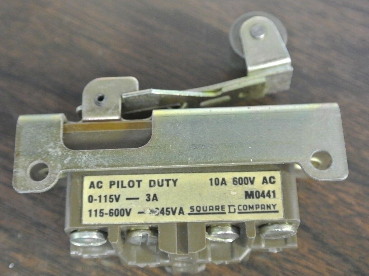 SQUARE D 9007 CB34-S1 SNAP SWITCH - 600V, 10A - NEW SURPLUS