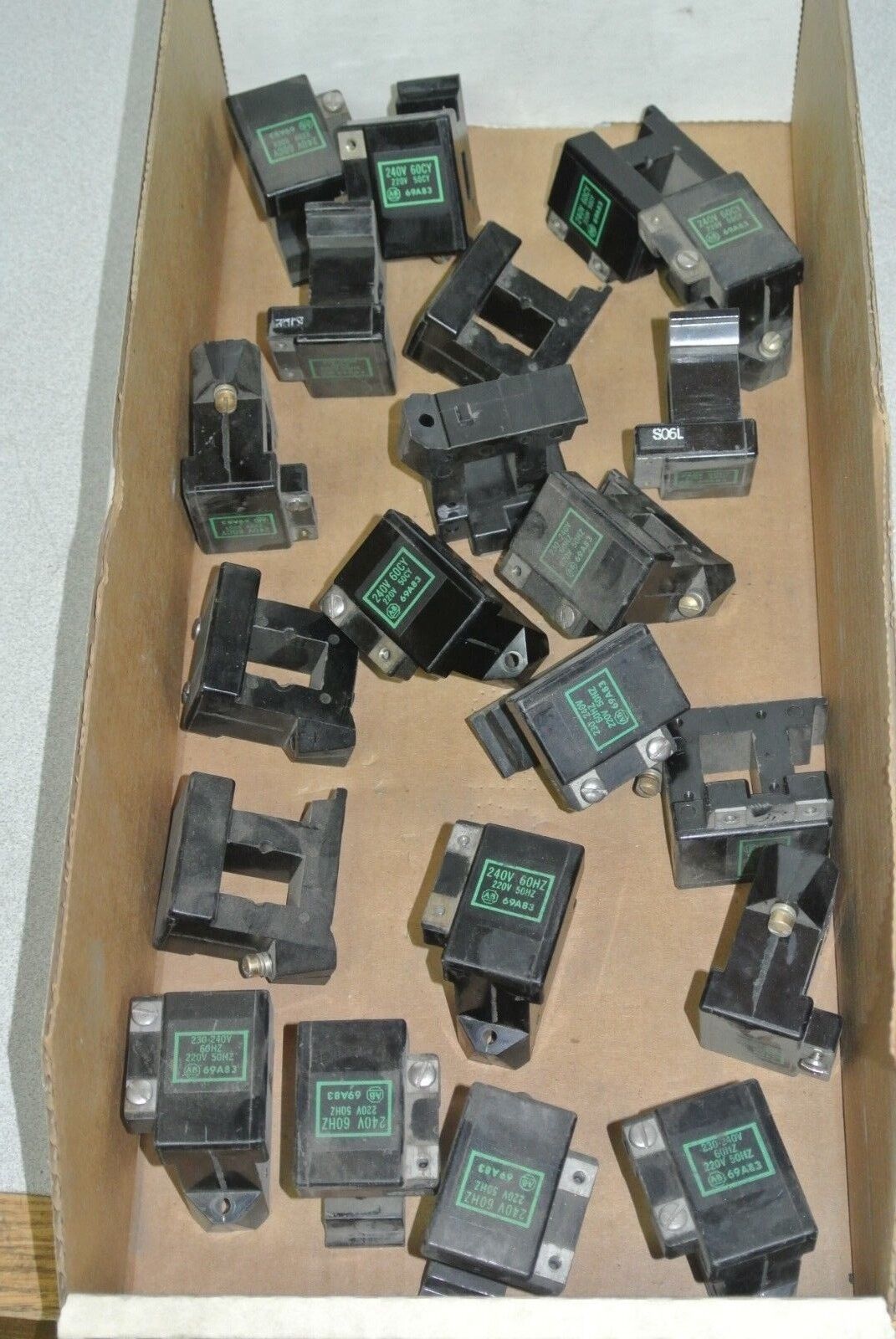 ALLEN-BRADLEY 69A83 COIL SIZE 00 220/50Hz, 230-240V/60Hz NEW SURPLUS LOT of 21
