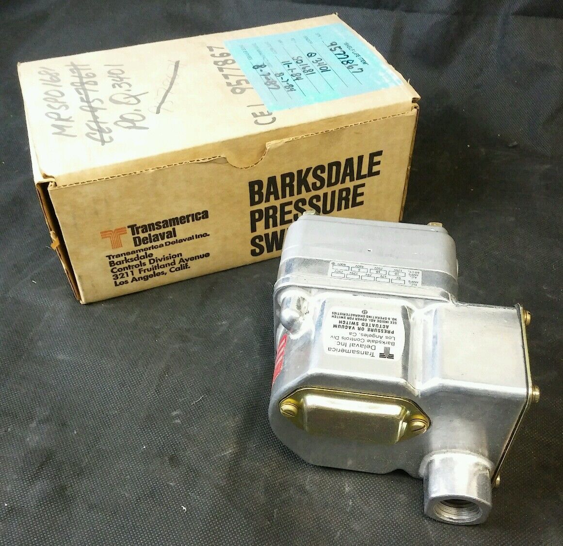 BARKSDALE DPD2T-A3 PRESSURE OR VACUUM ACTUATED SWITCH