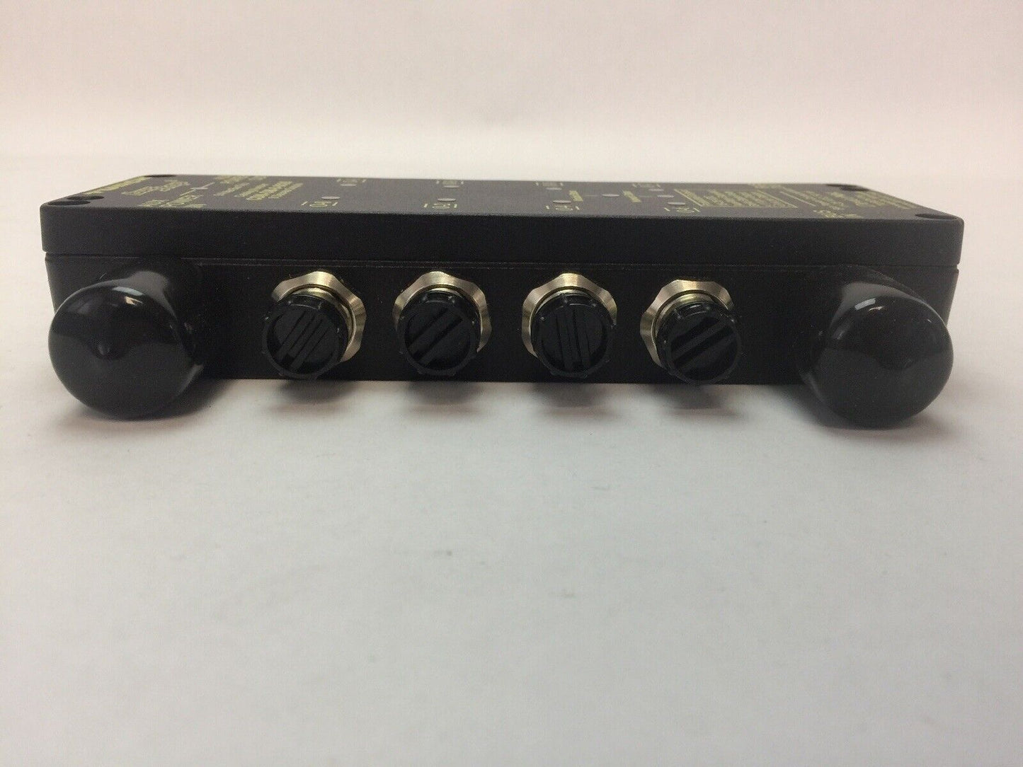TURCK CDN-OM-8-0026 NETWORK STATION PROTECTED OUTPUT 18-26VDC 9A MAX BUS THRU