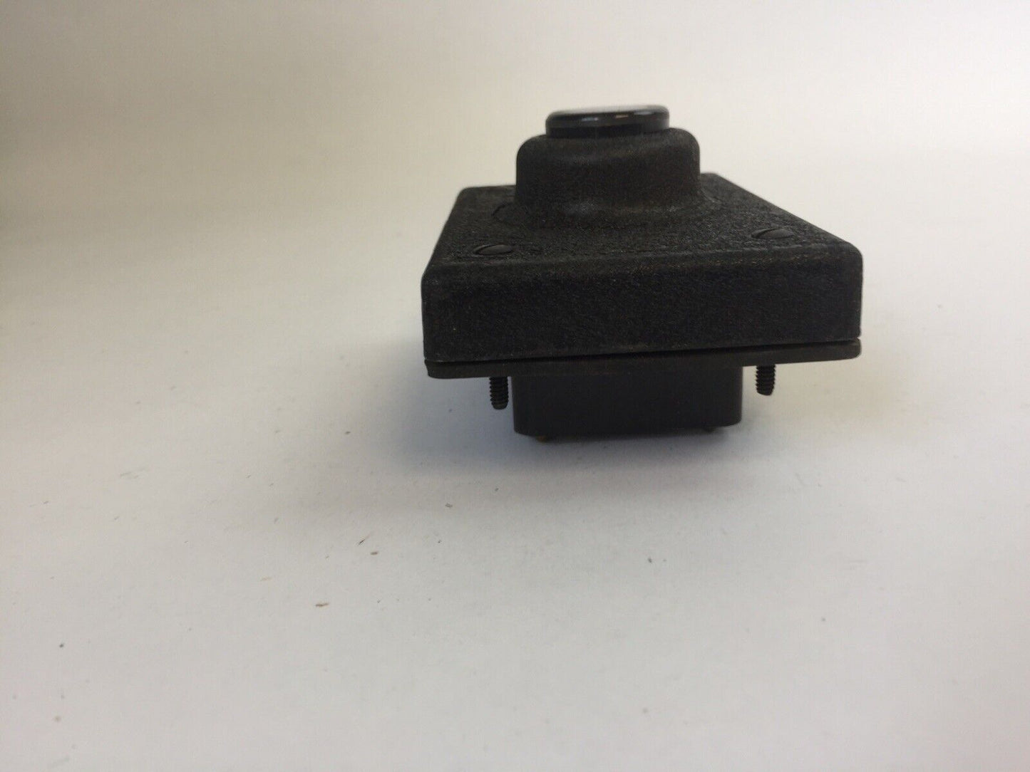 REES 294 BLACK PUSHBUTTON SWITCH
