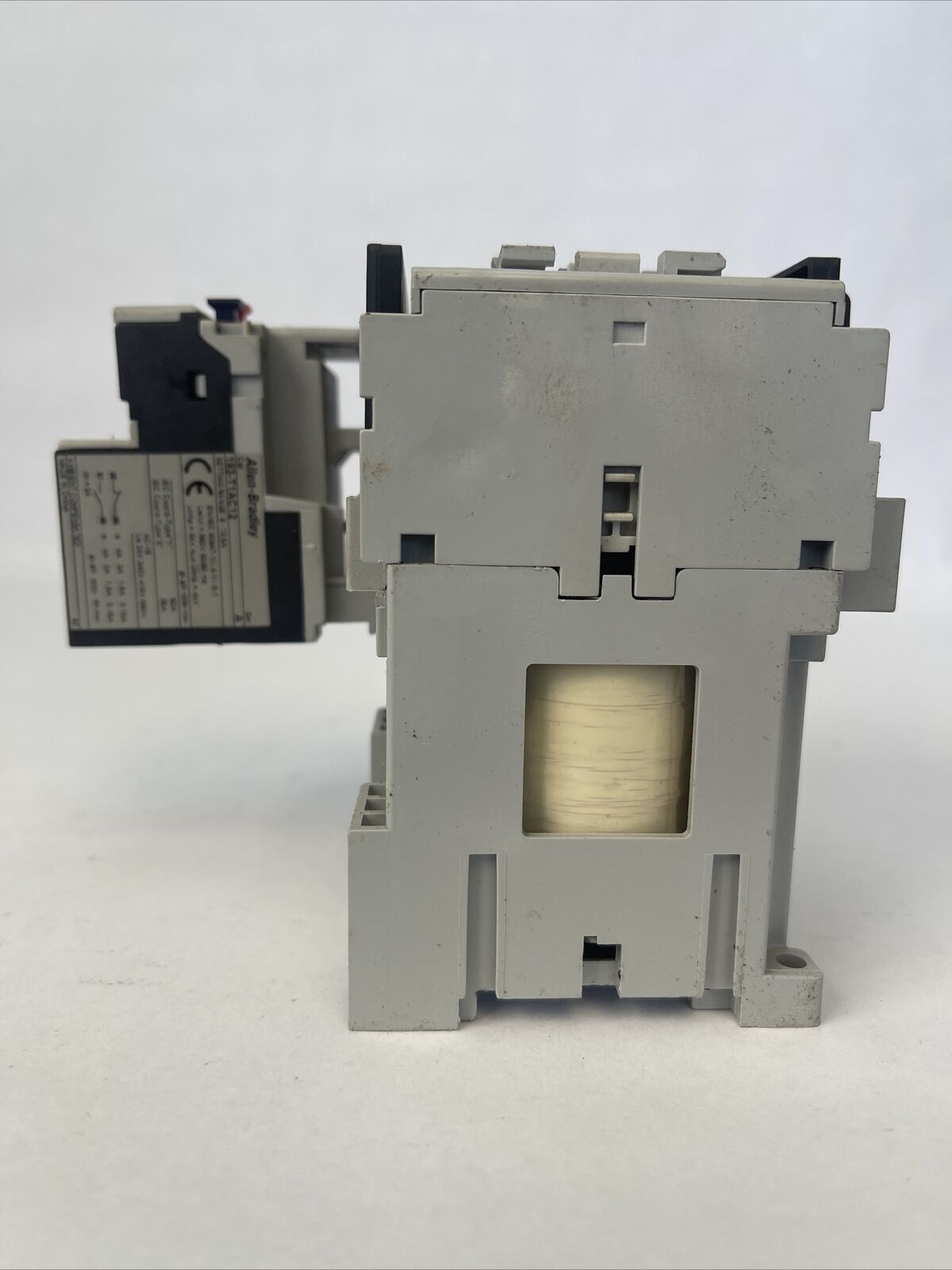 ALLEN BRADLEY REVERSING STARTER (104-C12DJ22 600VAC 32A 10HP + 193-T1AC12)