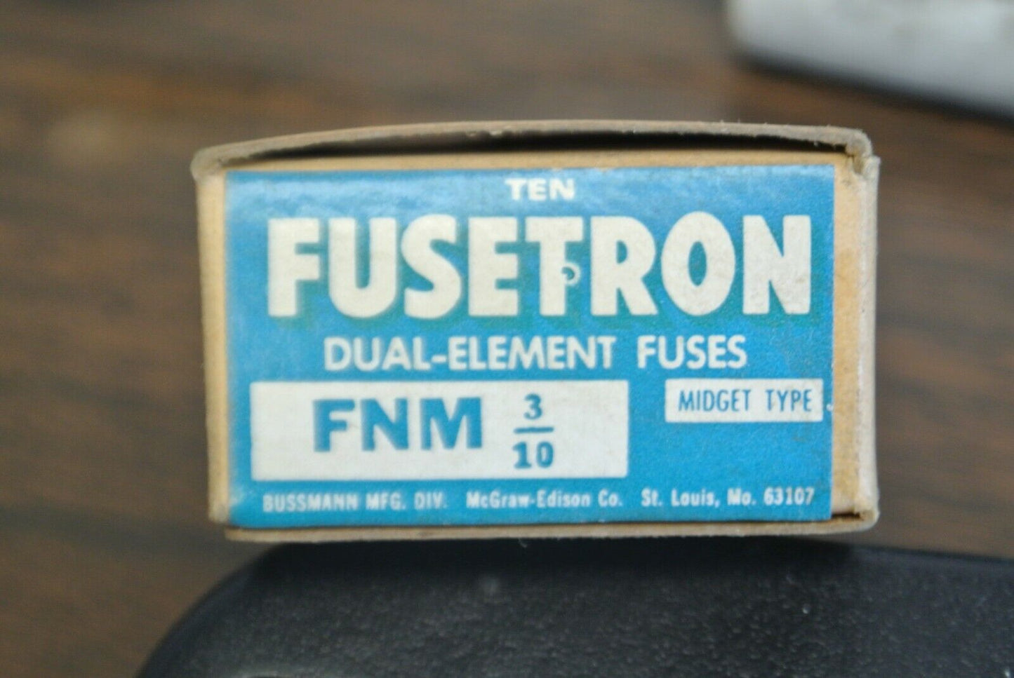 BOX of 10 / BUSSMANN FNM3/10 MIDGET FUSES 3/10A / 250V / NEW SURPLUS / FNM-3/10