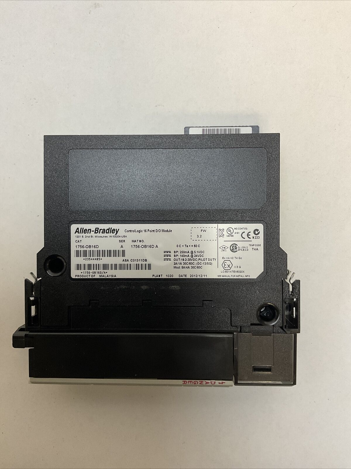 ALLEN BRADLEY 1756-OB16D SER A FW 3.2 CONTROL LOGIX 16 POINT D/O MODULE
