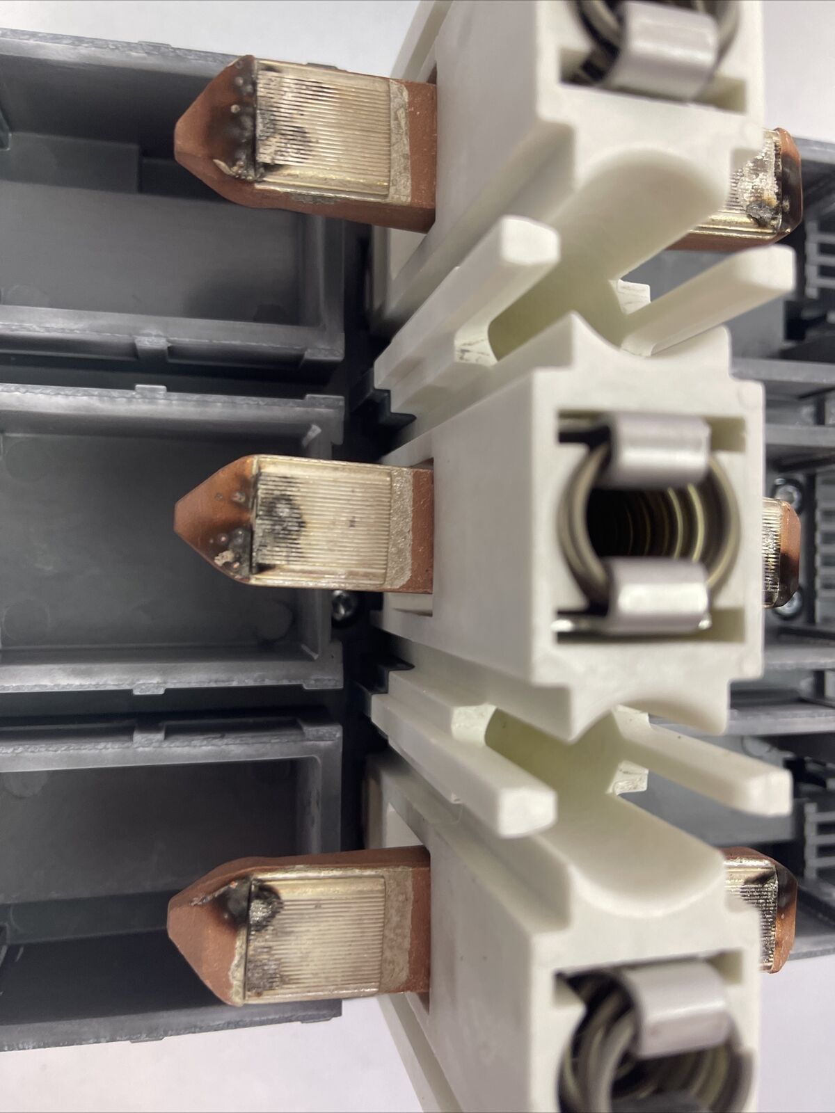 ABB AF400-30 CONTACTOR 600VAC 400HP 3PH 3P 550A COIL 100-250VDC 50-60hz