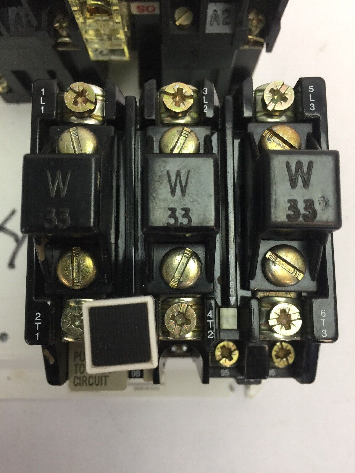 ALLEN BRADLEY 105-A09NDJ0V REVERSING STARTER 100-A09ND3 600VAC 9A 592-J0V16 W33