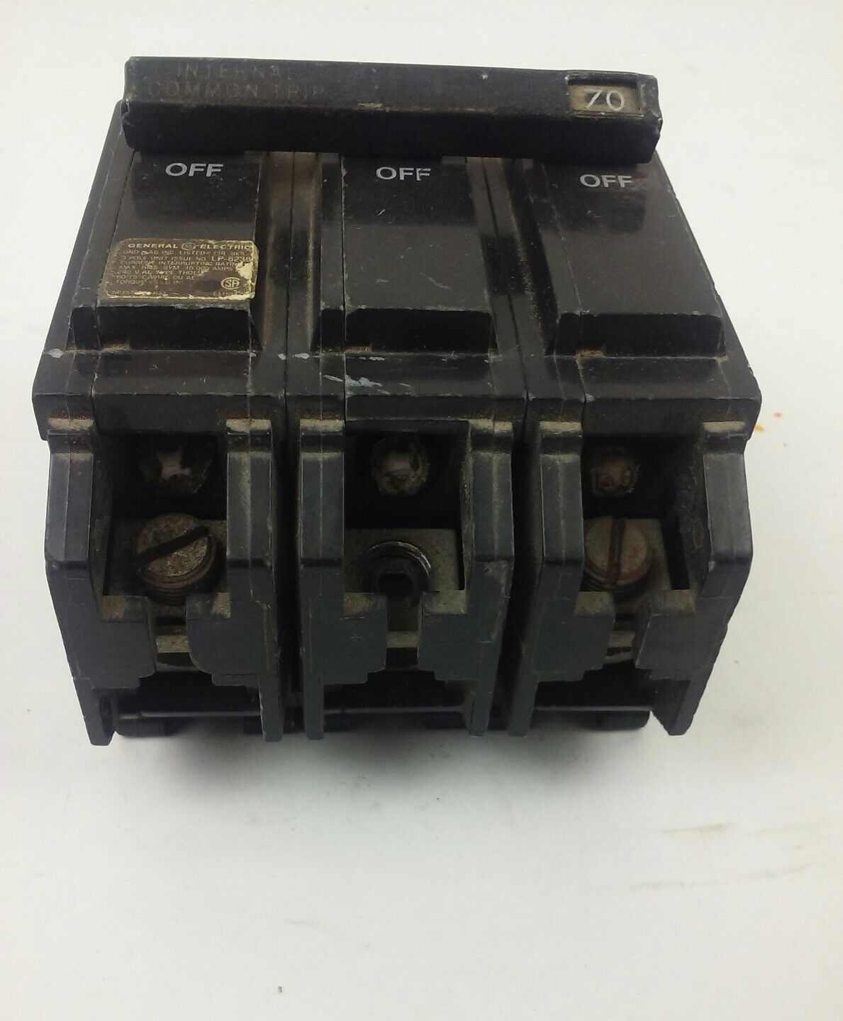 GENERAL ELECTRIC THQL32070 CIRCUIT BREAKER 70A, 240V, 3P, USED MISSING ONE LUG