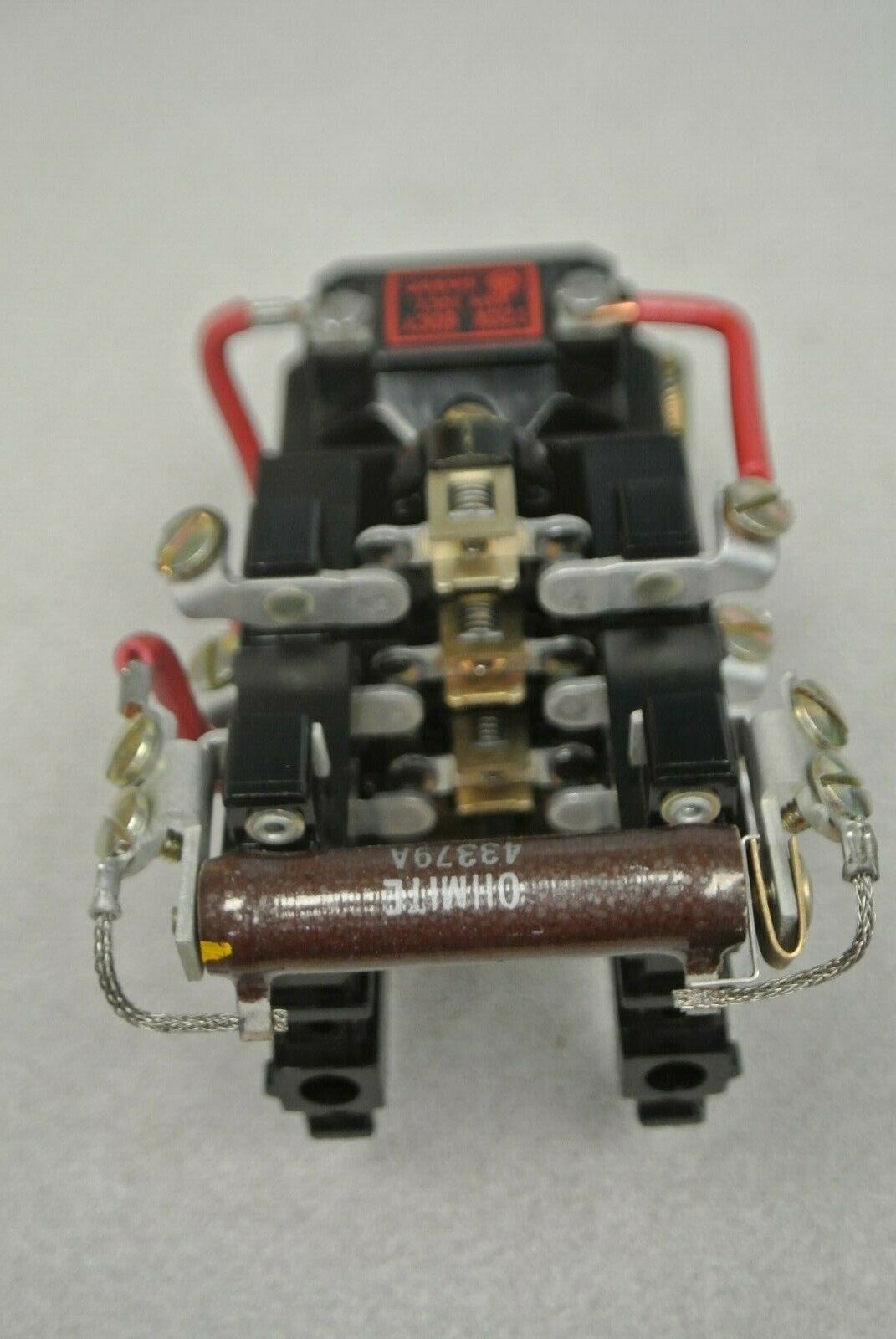 ALLEN-BRADLEY 700-BA300A1, Series A / RELAY / 3-POLE / N.O. / 120V / NEW SURPLUS