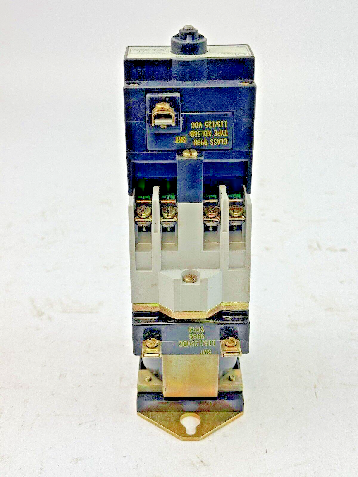 SQUARE D - CL: 8501 TP: XD0 40 FM: MT SER: A - CONTROL RELAY & 8501/XDL/SER. B