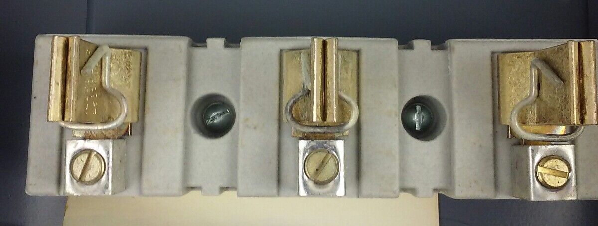 ARROW HART 24299R FUSIBLE ENCLOSED SWITCH TYPE HD, 3P, 3PH, 100A, 600V, NEMA 1