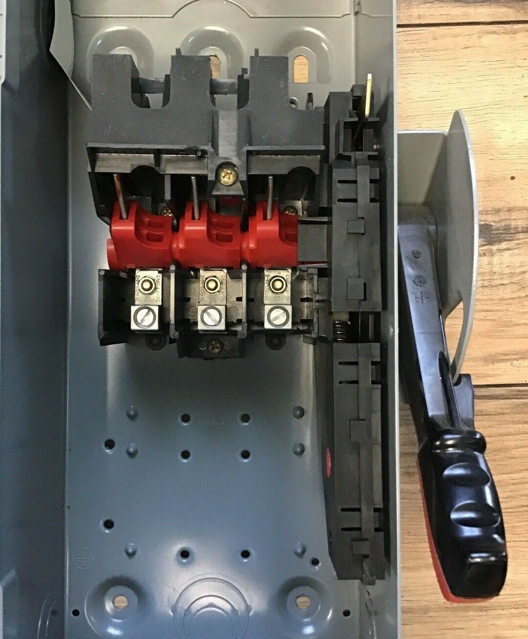 SQUARE D SAFETY SWITCH HU361 SER.F01 30A TYPE1 600VAC