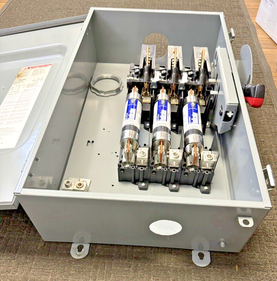 SQUARE D - H364AWK SER. F06 - SINGLE THROW FUSIBLE DISCONNECT SWITCH -200A, 600V