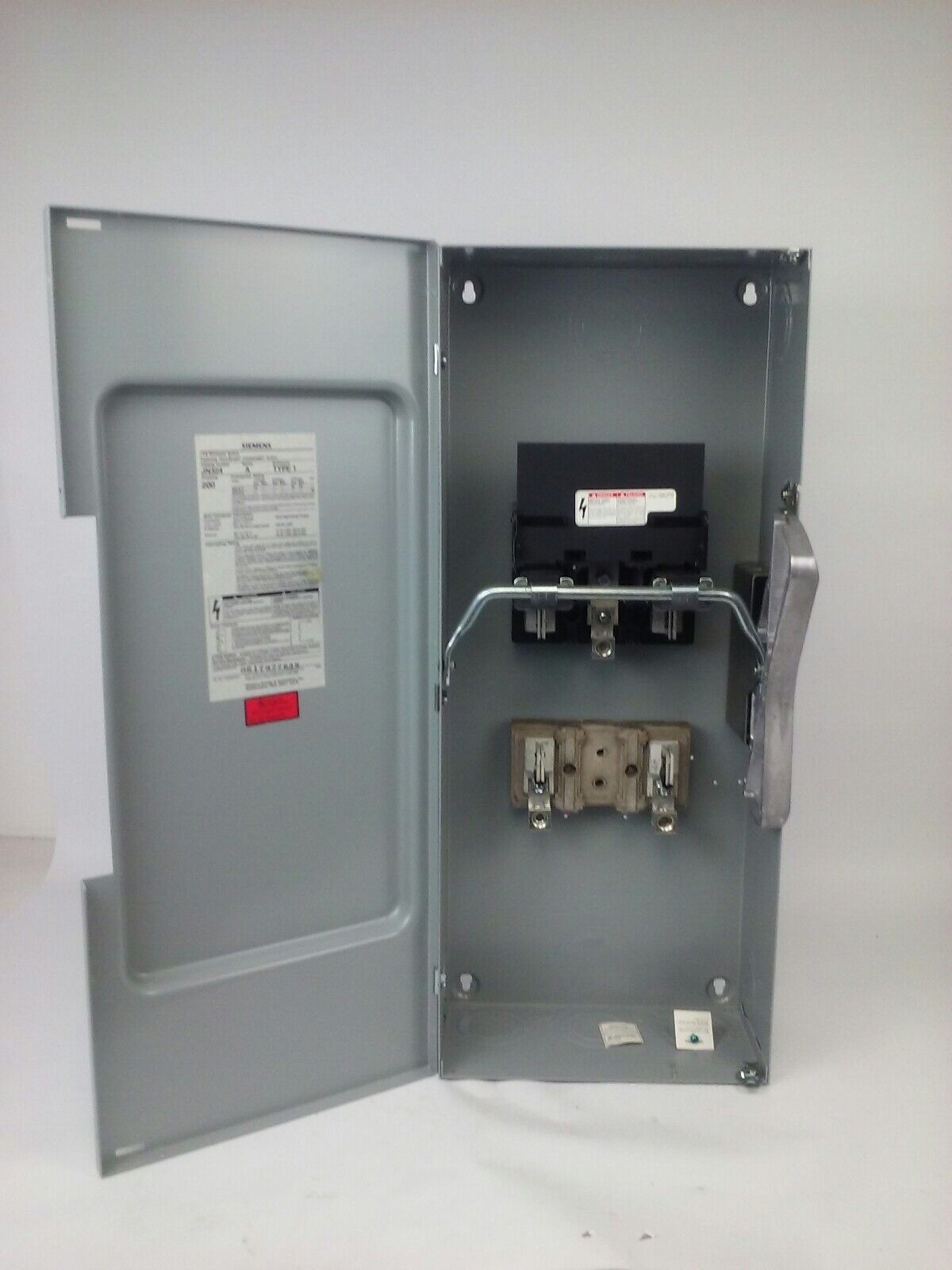SIEMENS JN324 FUSIBLE SAFETY SWITCH 2P, 1PH, 200A, 240V, 15HP, TYPE 1 INDOOR