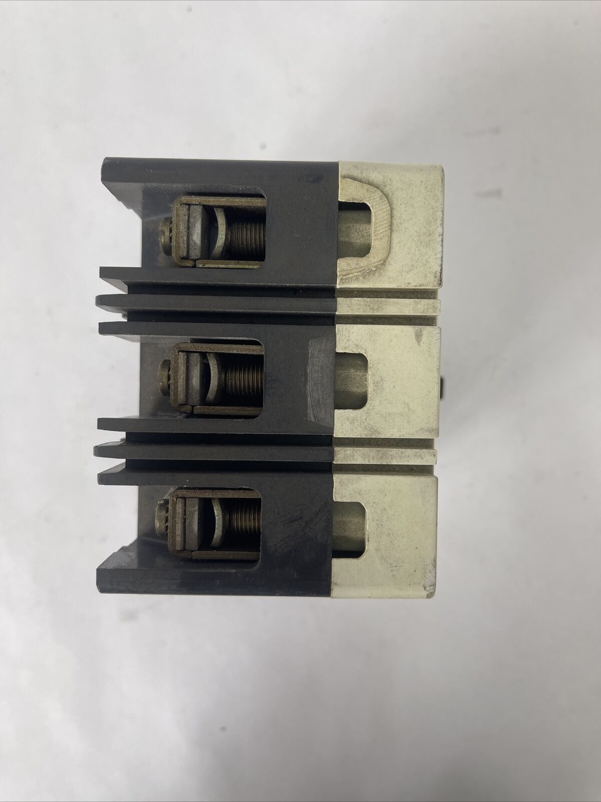 WESTINGHOUSE HMCP003A0CA04 CIRCUIT BREAKER 600VAC 250VDC 3AMP 3POLE A1X1LT