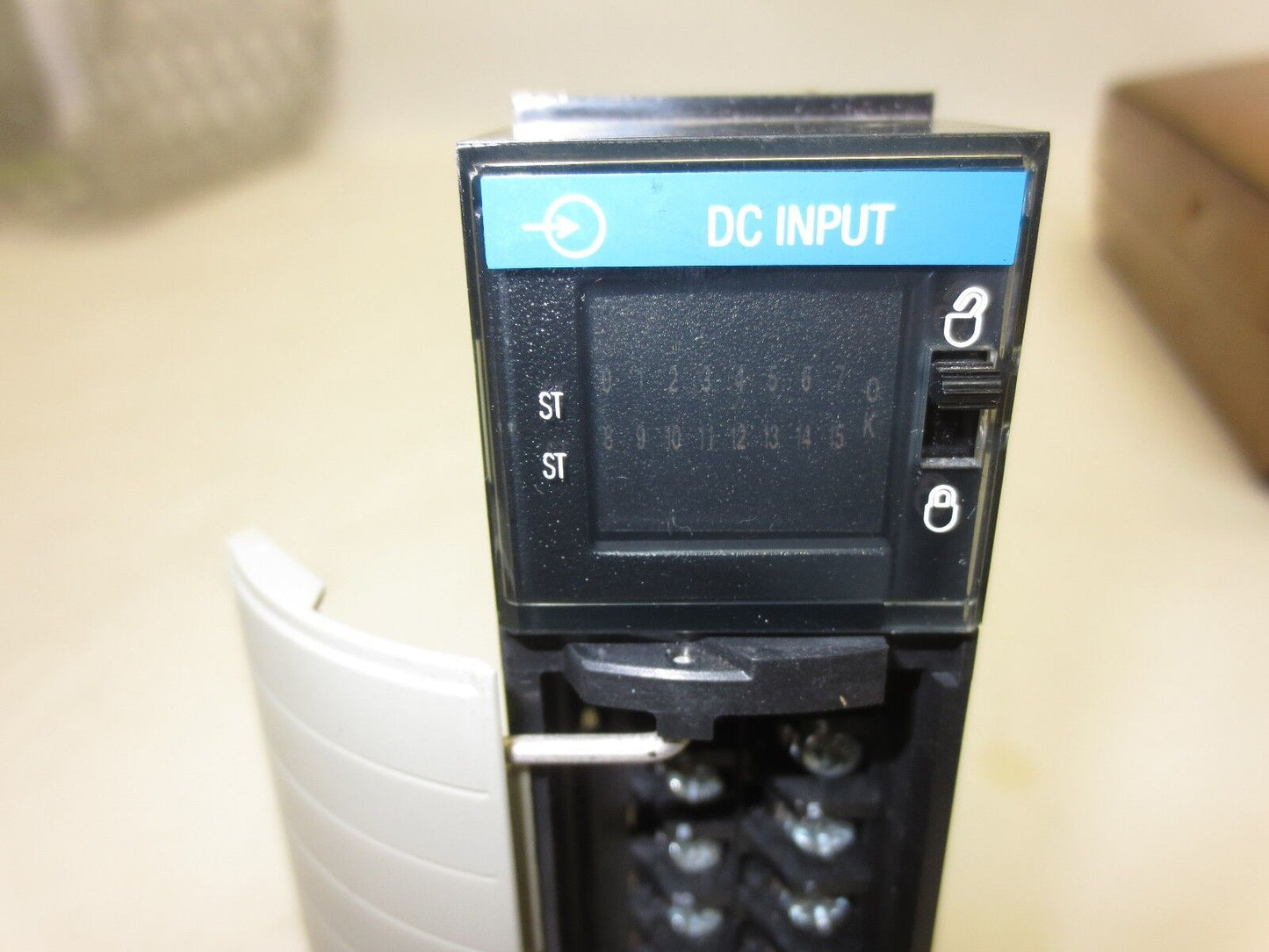ALLEN-BRADLEY 1756-IV16/A Ser. A CONTROLLOGIX DC INPUT16PT 24VDC SOURCE 10-30VDC