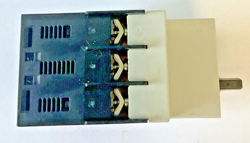 SIEMENS 3RV1021-0FA10 MOTOR CONTROL 3RV1901-1E 6,5A 277V