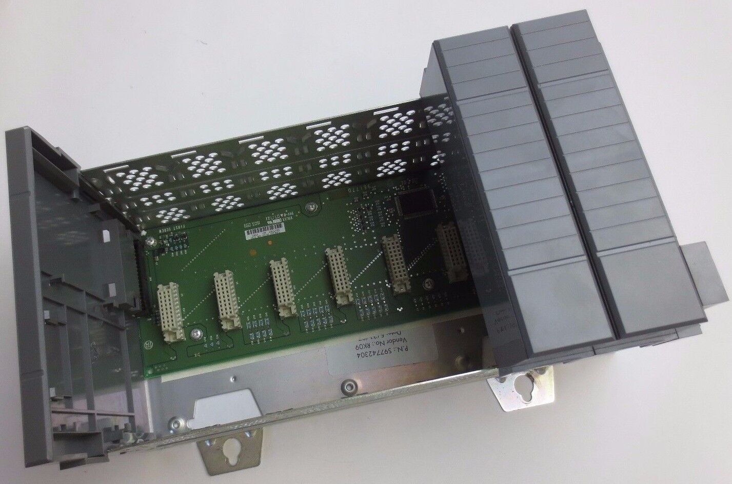 ALLEN-BRADLEY 1746-A7 RACK for SLC500 Ser. B - 7-SLOT RACK with (2) SLOT FILLERS