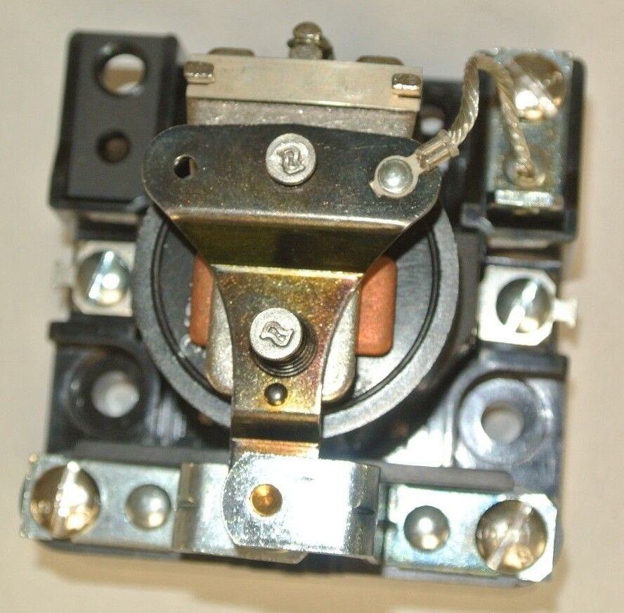 ALLEN-BRADLEY 700-HG26A24 CONTROL RELAY / SPDT / 30A / 24VAC / NEW SURPLUS