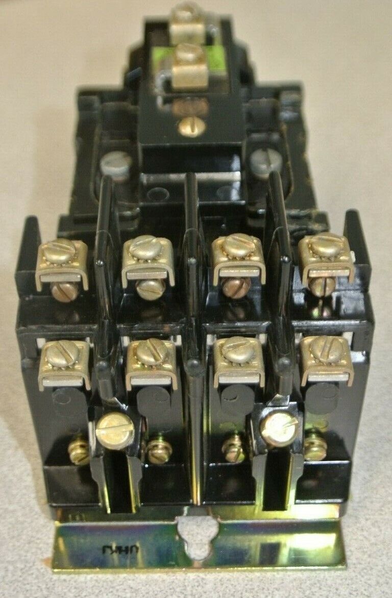 ALLEN-BRADLEY 700-BR400A2 TYPE BR AC RELAY / 240V, 60Hz / 4 N.O. / NEW SURPLUS