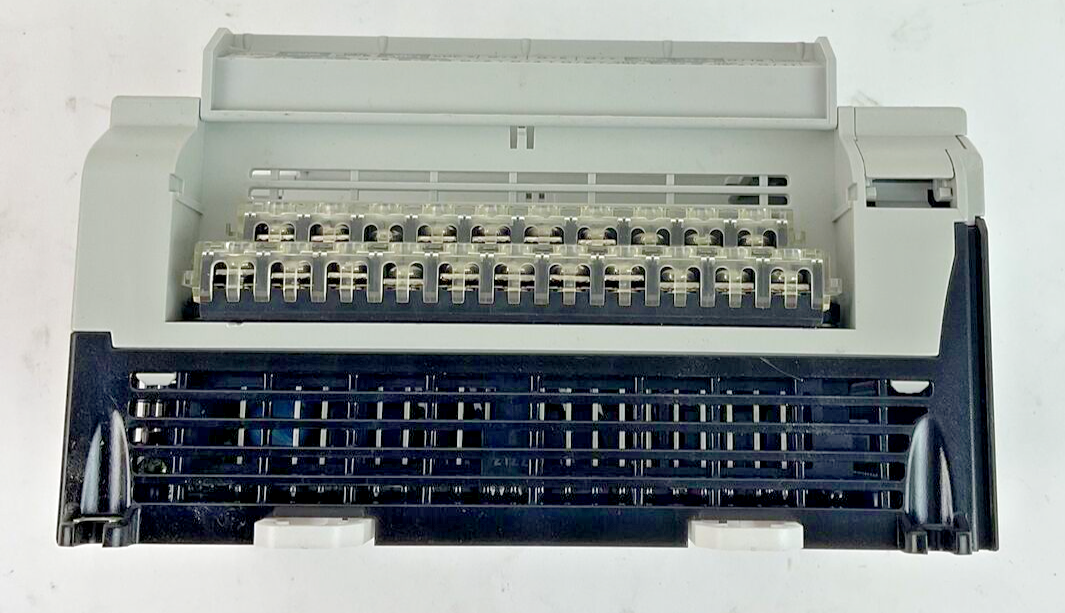ALLEN BRADLEY 1764-28BXB BASE UNIT SER.B REV.A 24VDC MICROLOGIX 1500