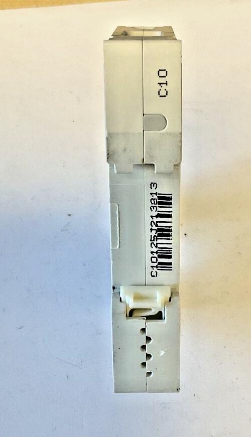 SIEMENS 5SJ4110-7HG40 CIRCUIT BREAKER 10A CHAR.C TYPE HSJ 230V ***LOTOF2***