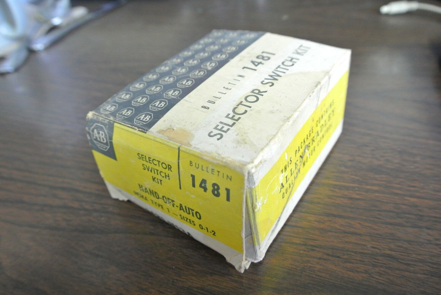 ALLEN-BRADLEY 1481-N13A - SELECTOR SWITCH KIT - "HAND-OFF-AUTO" - NEW SURPLUS