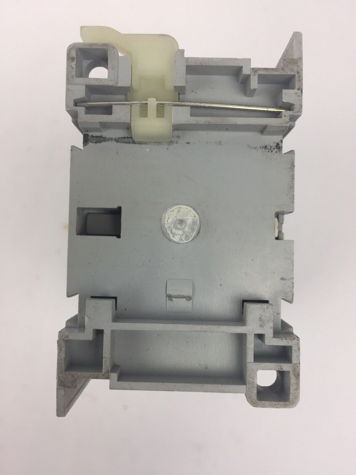 ALLEN BRADLEY 100-C23Z*10 CONTACTOR SER B 600VAC 30A COIL 24VDC