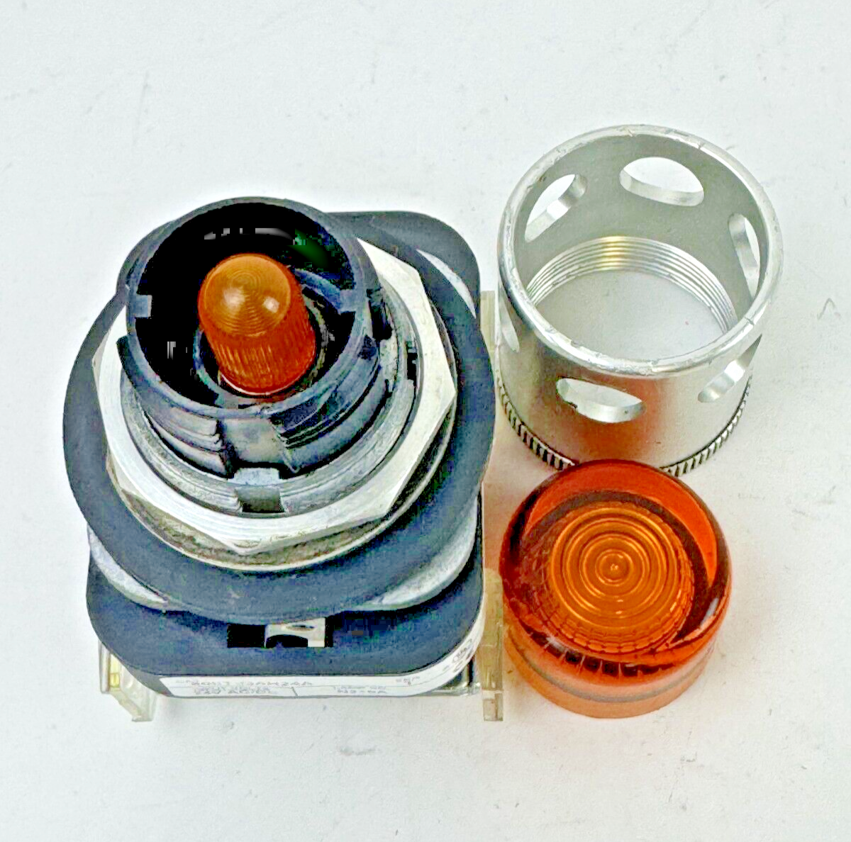 ALLEN-BRADLEY - 800T-QAH24A SER. T - AMBER PUSH BUTTON W/ 800T-XA SER. D & GUARD