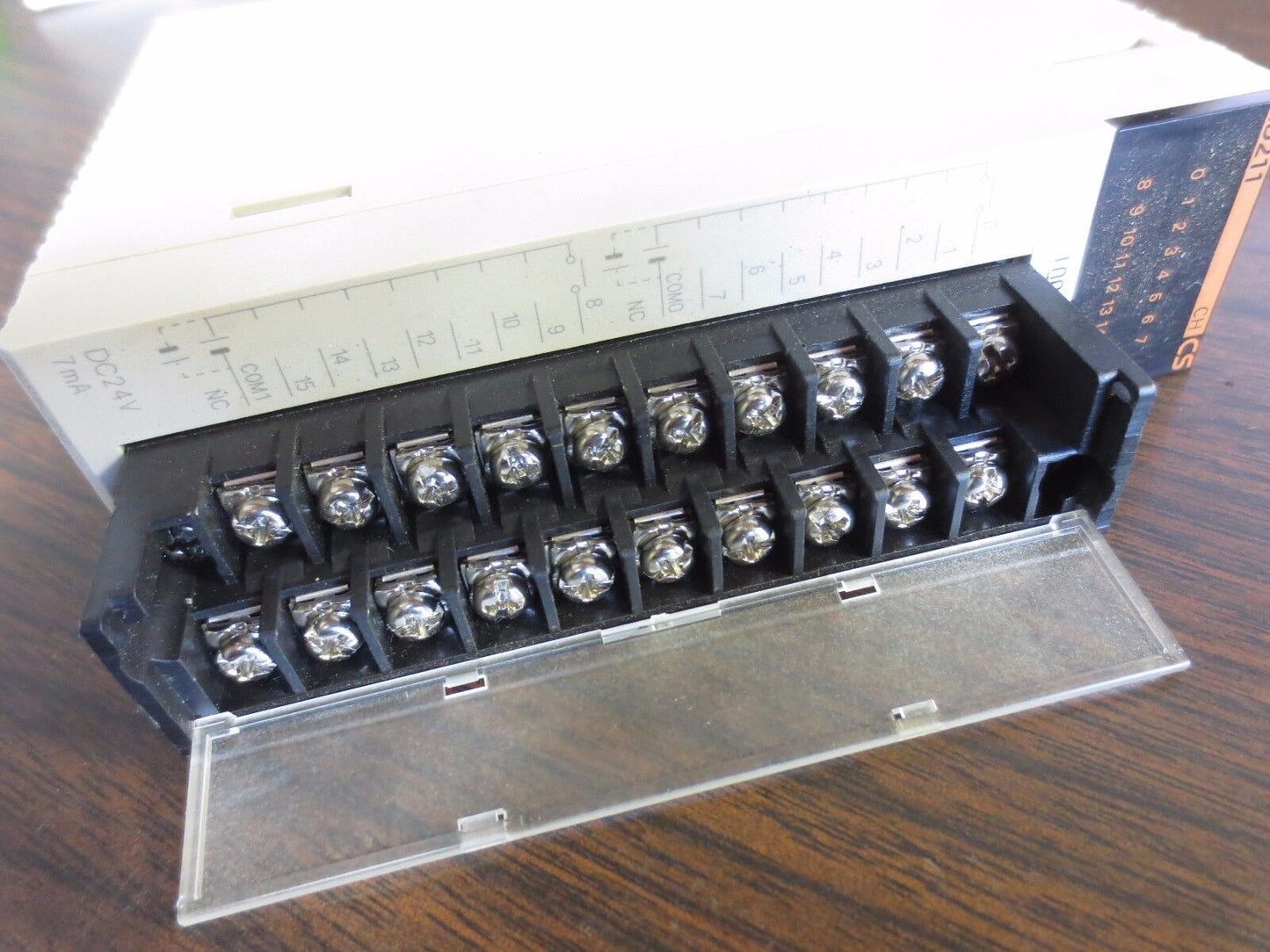 OMRON CS1W-ID211 INPUT UNIT - 24VDC, 16PT, 7mA - INPUT MODULE