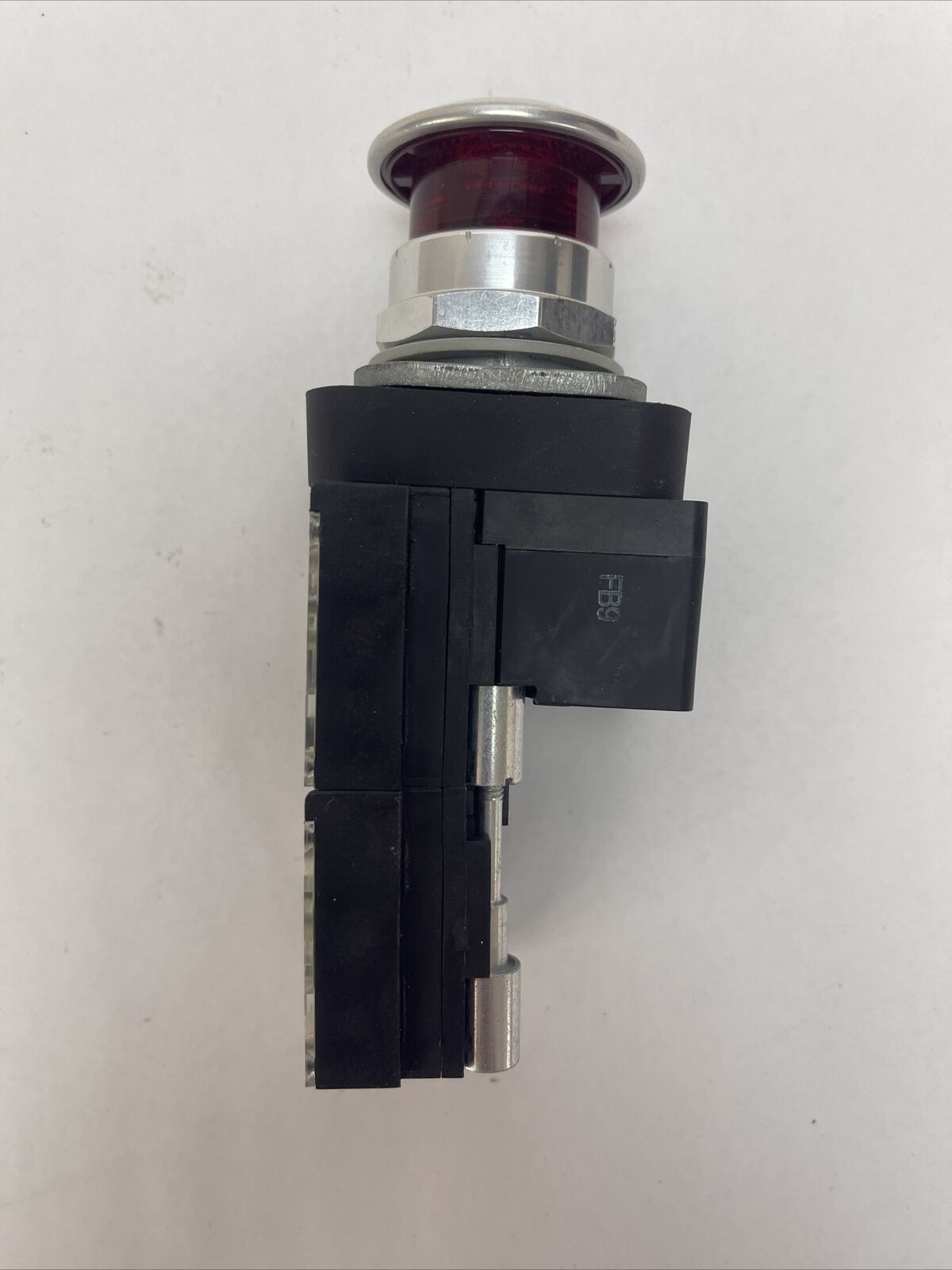 ALLEN BRADLEY 800T-FXQH2RG1Y PUSH PULL MUSHROOM BUTTON SER U INPUT 12...130V
