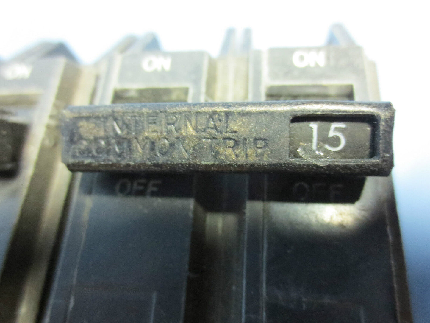 GE CIRCUIT BREAKERS 15A (2) 2-POLE, (1) 3-POLE on RACK - THHQC TYPE