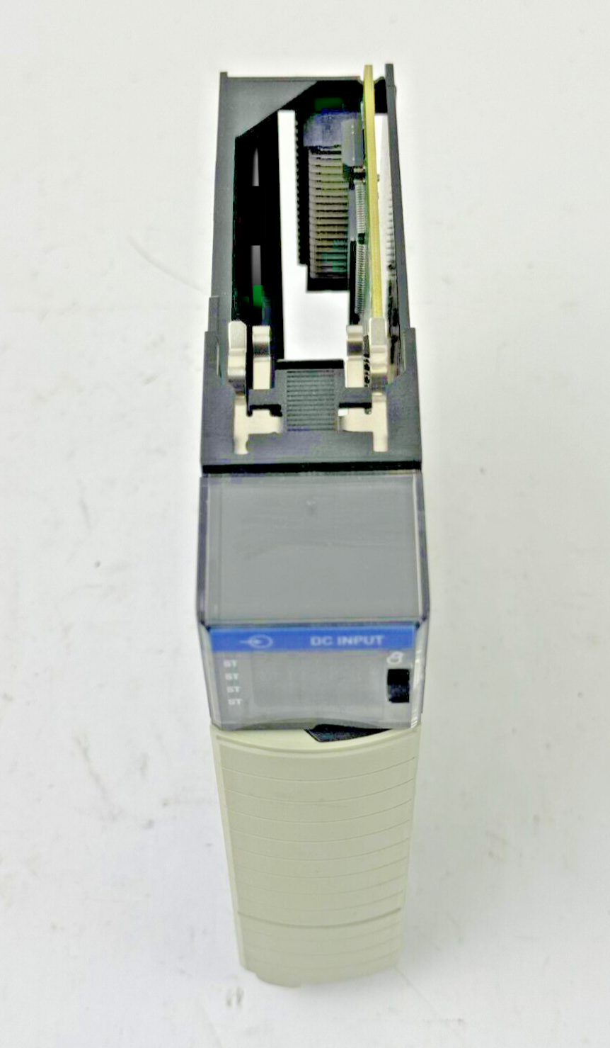 ALLEN-BRADLEY - 1756-IB16 SER. B FW: 3.5 - CONTROL LOGIX 32 SINKING POINT MODULE