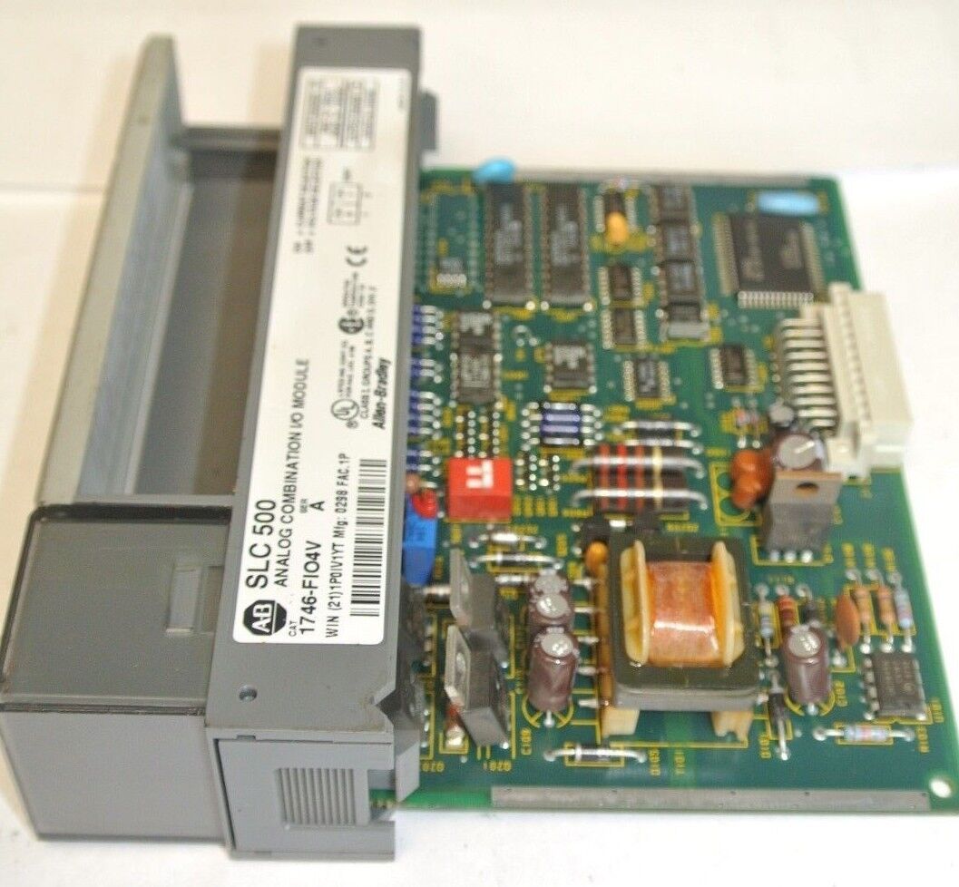 ALLEN-BRADLEY 1746-FIO4V - SLC500 - ANALOG COMBINATION I/O MODULE Ser. A